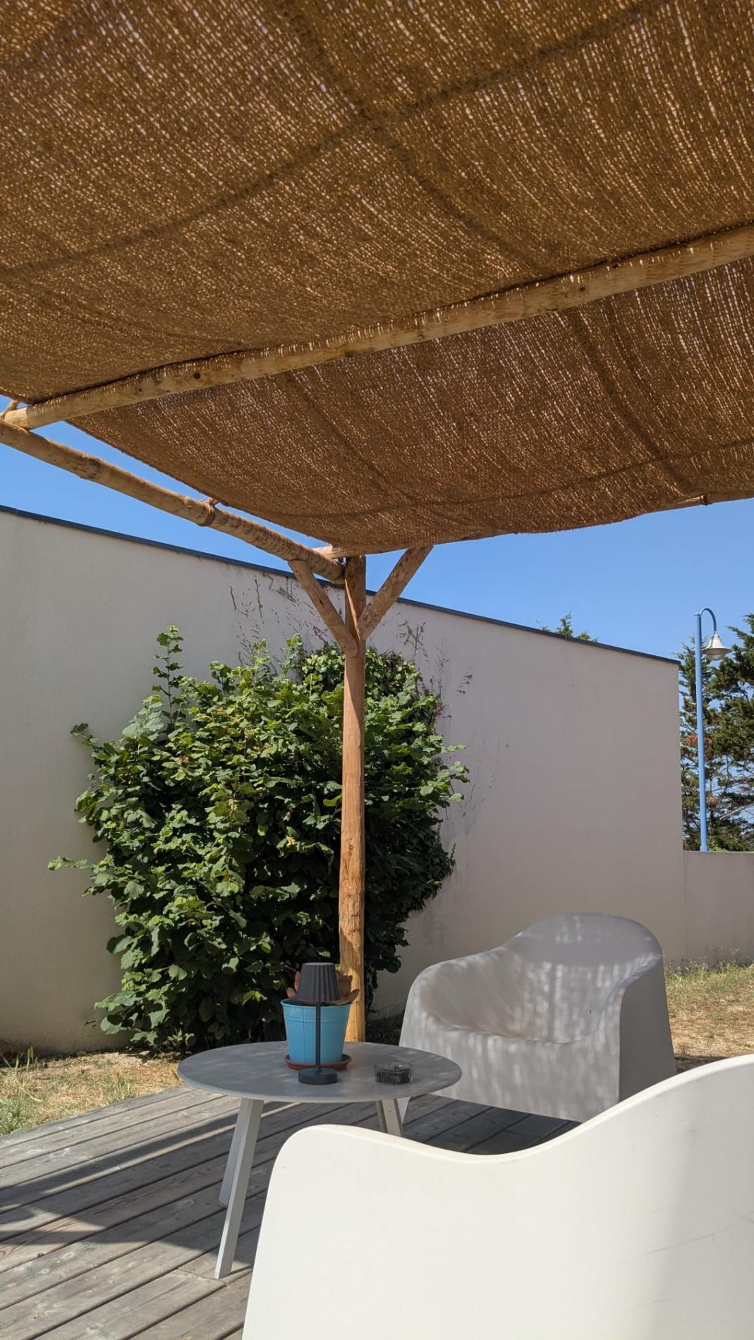 Cr&eacute;ation d'une pergola ch&acirc;taignier